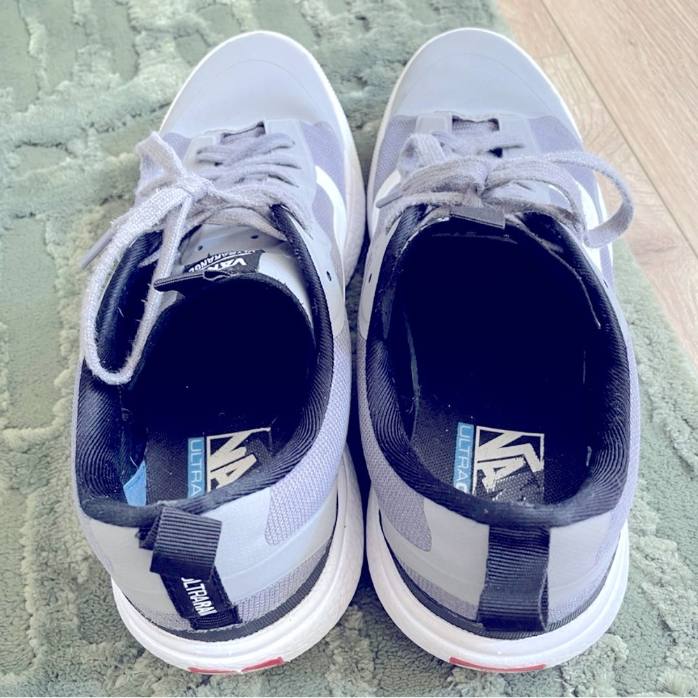 Vans UltraRange  EXO Sneakers  Grey White Black Ultra Cush SZ 11 - Picture 3 of 5